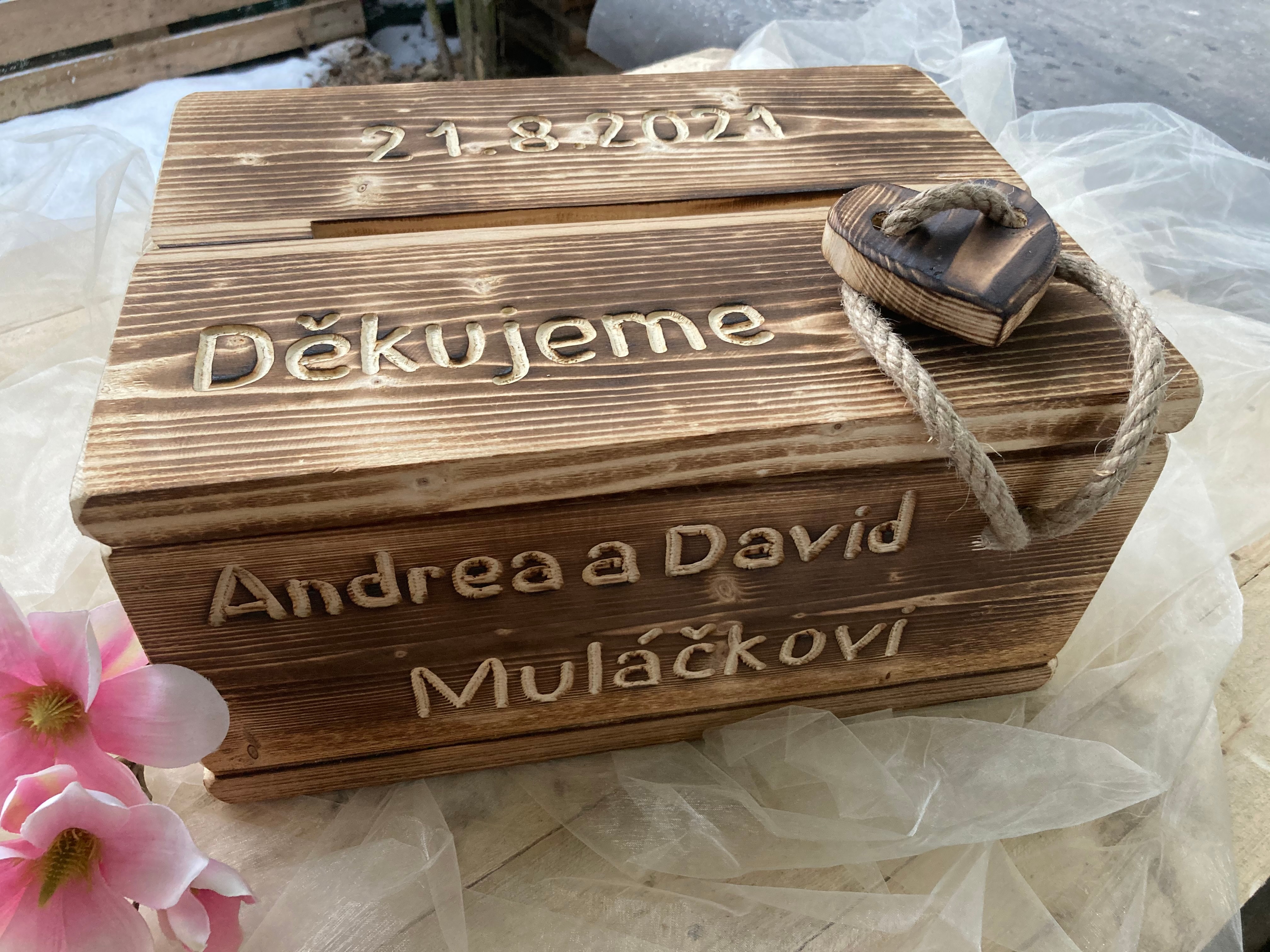 Svatební truhlička - opálený dekor, malé tiskací písmo