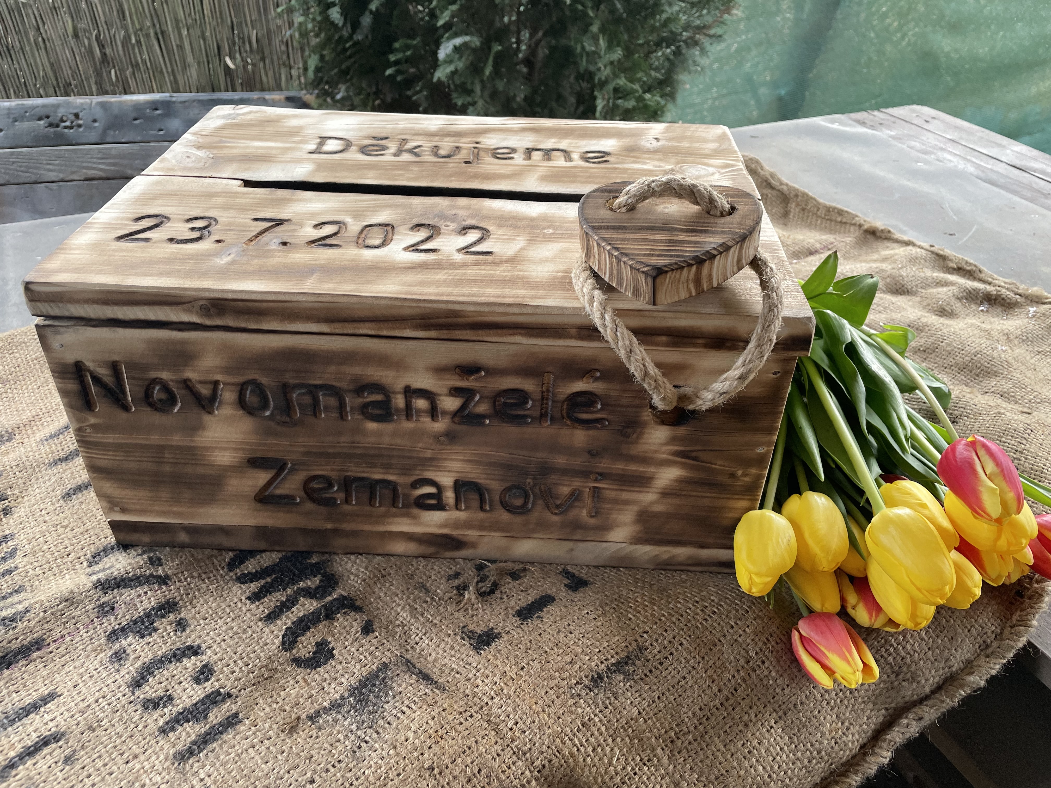 Truhlička "Novomanželé"