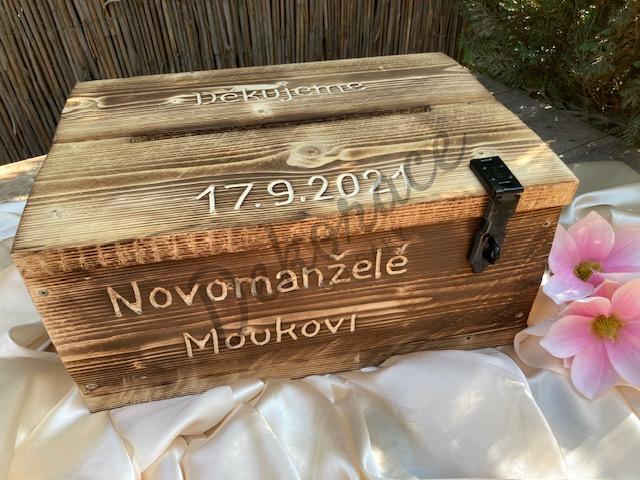 Truhlička "Novomanželé"