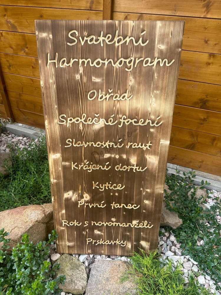 Dřevěný harmonogram DESKA