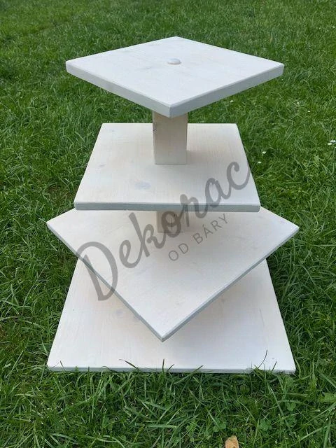 Hranatý etažér