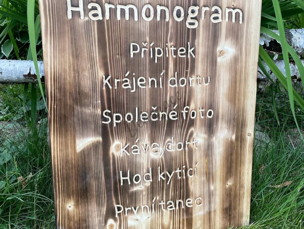 Dřevěný harmonogram DESKA