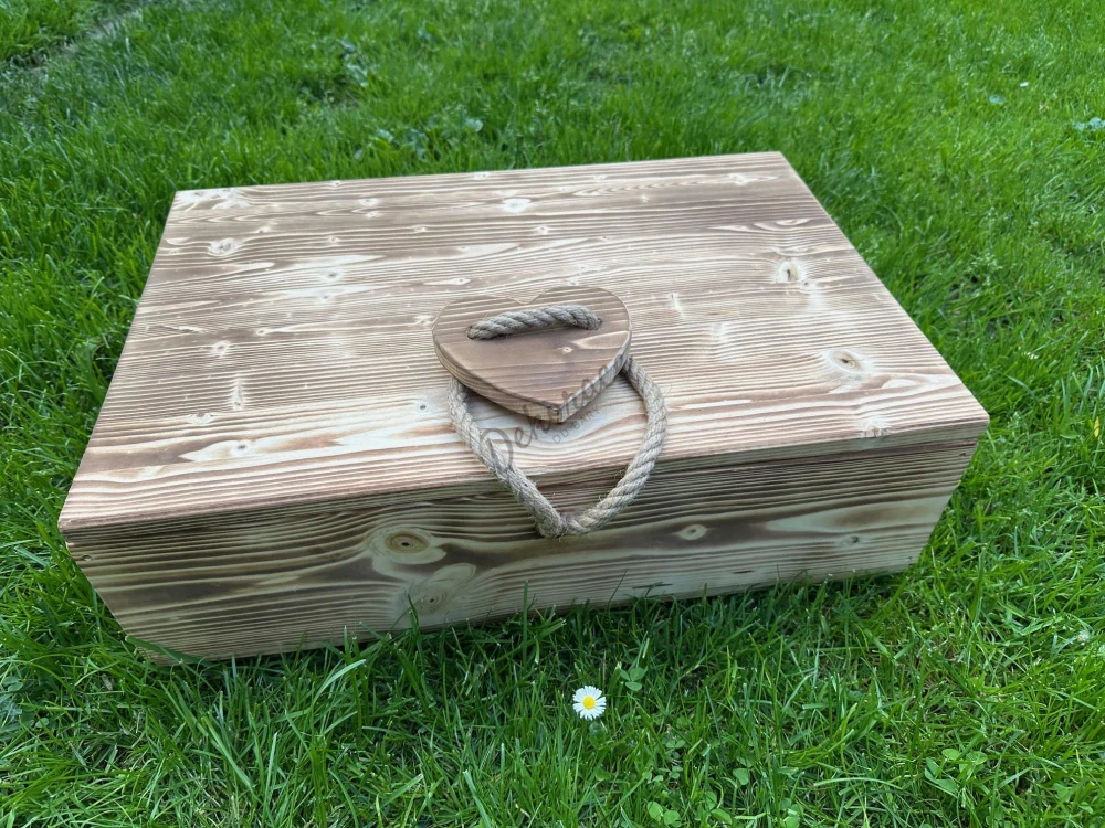Dřevěný box s obrázkem